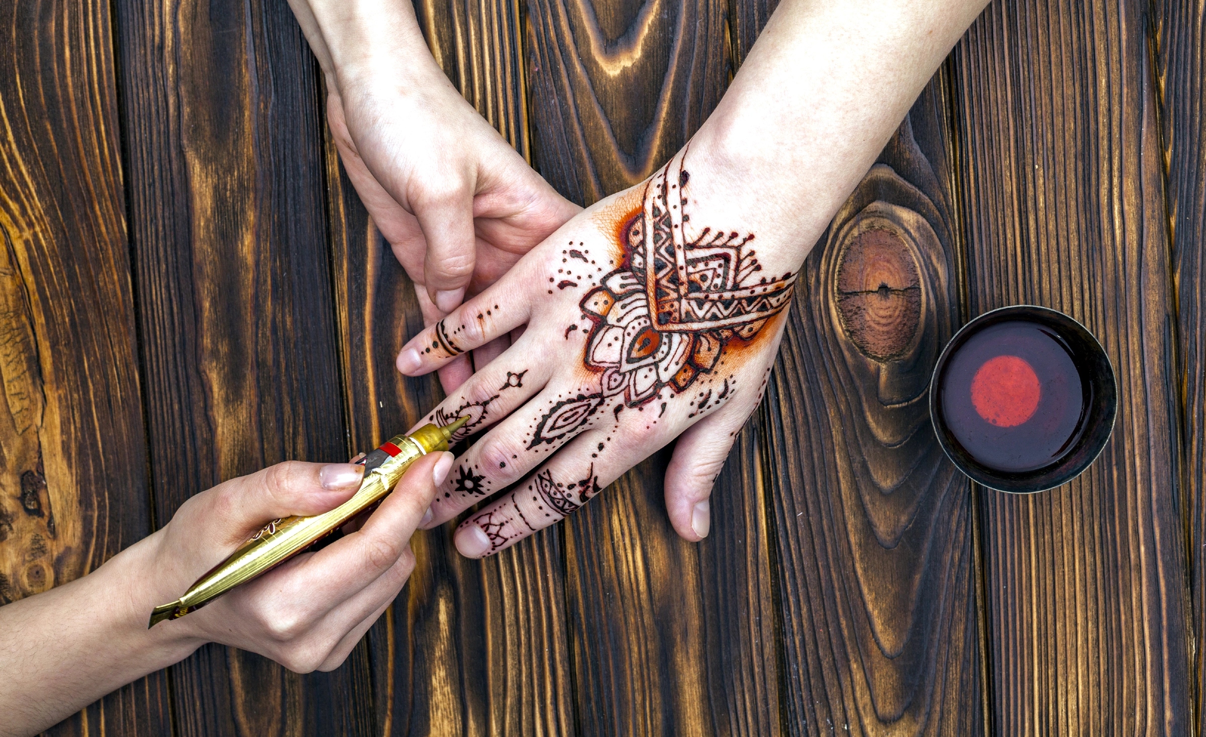Mehendi Ceremony: Tradition Meets Modern Glamour
